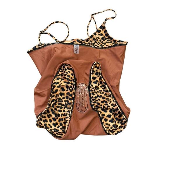 New Without Tags Animal Print One Piece Swimsuit Women’s XL Leopard Vacation - Picture 9 of 11